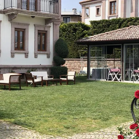 Cunda Vrodi Otel *