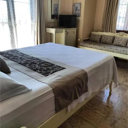 Cunda Vrodi Otel Hotel