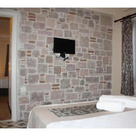 Cunda Vrodi Otel